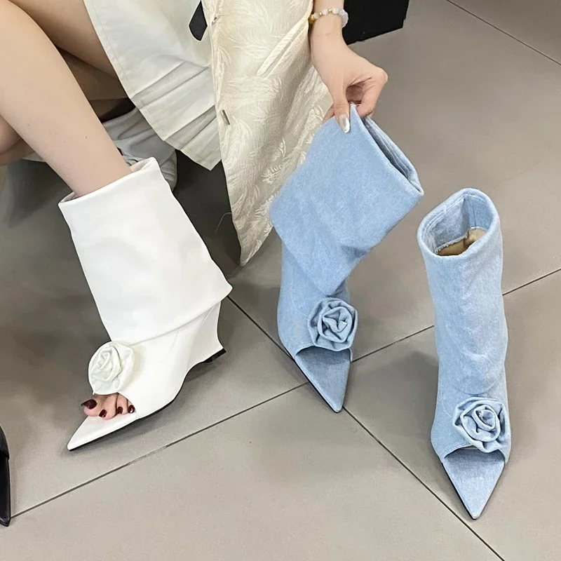 Street Fashion Denim - Mode Street Style Design Blumen Peep