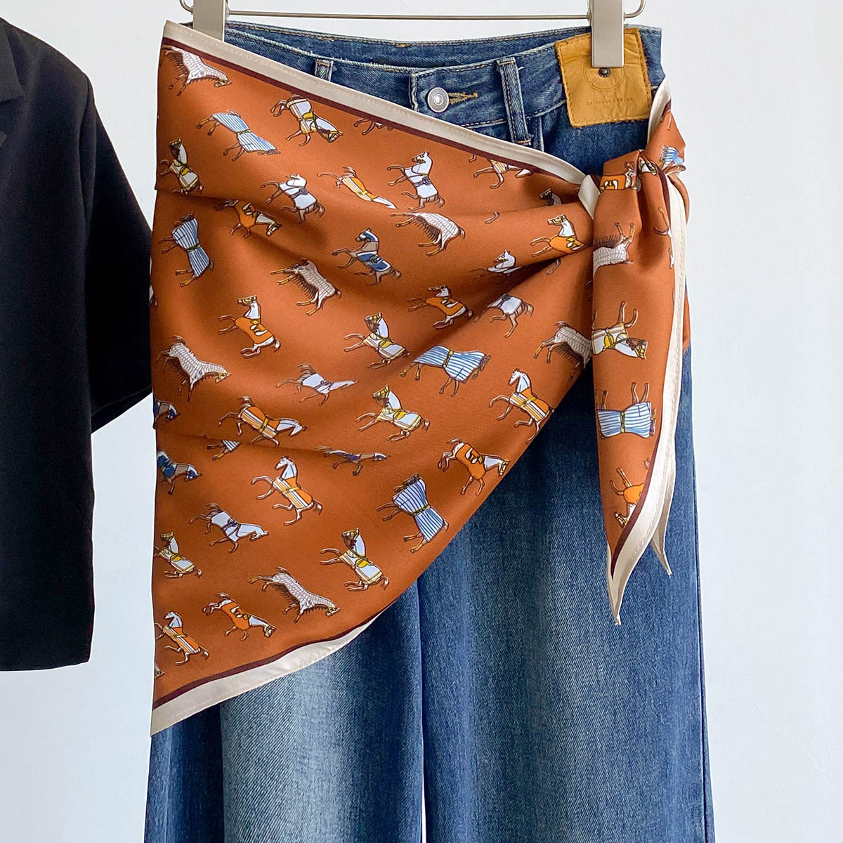 Trendiger Satin-Dreiecksschal  – Bandana Multi Way Bewertung und Preis
